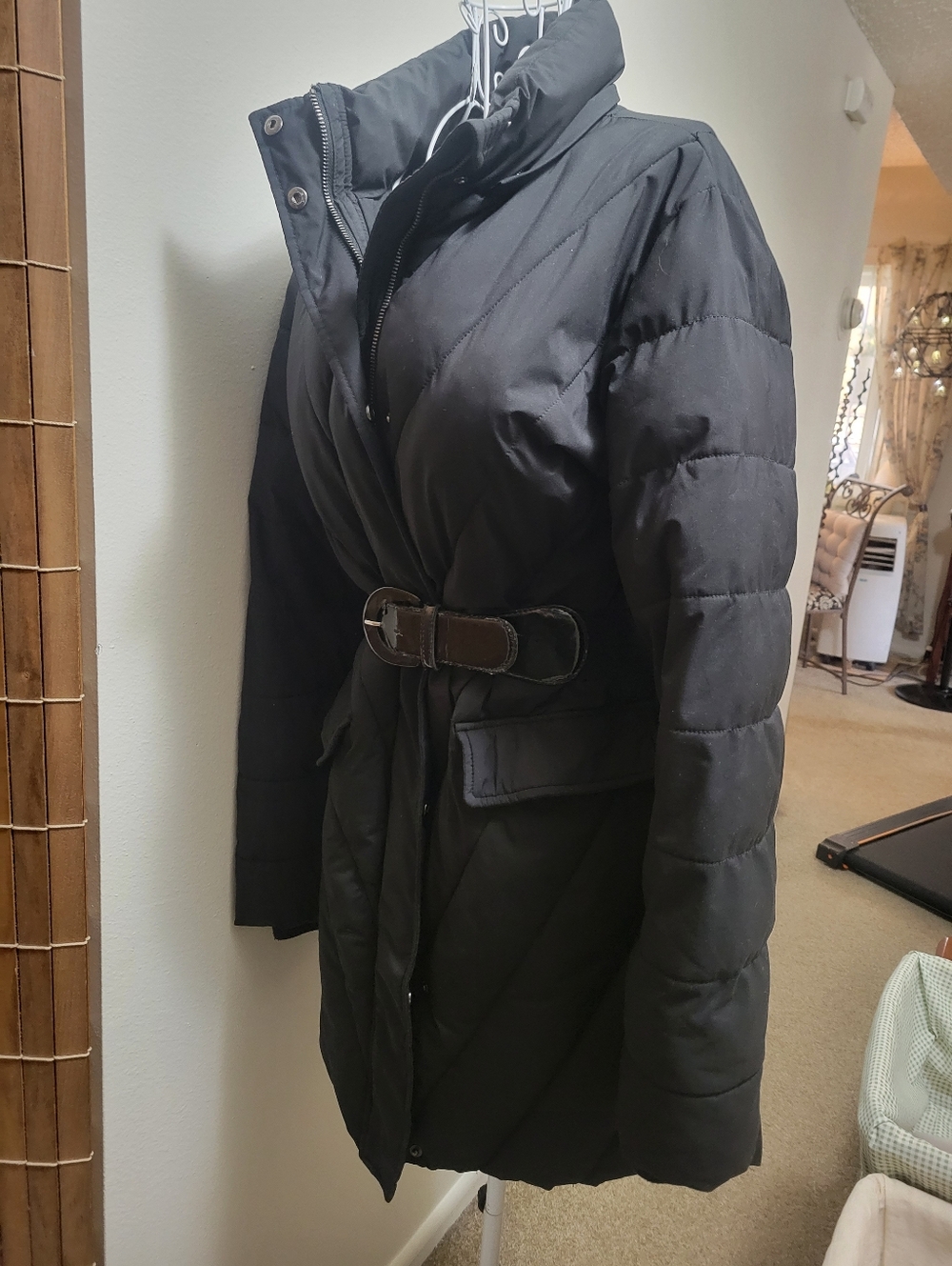 Womans Jacket - Picture 3 of 7